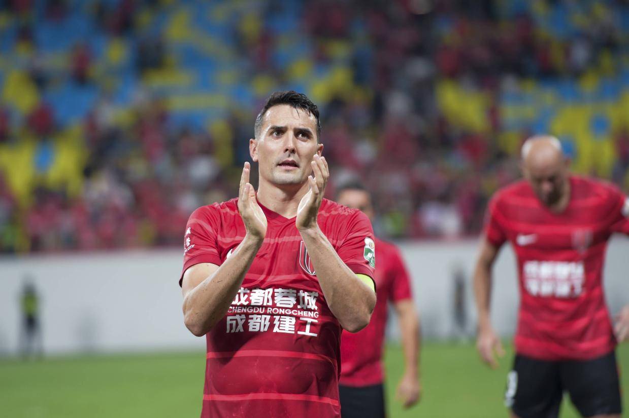 曝周定洋前往曼城体检，即将加盟中超新贵，公认最强内援后腰